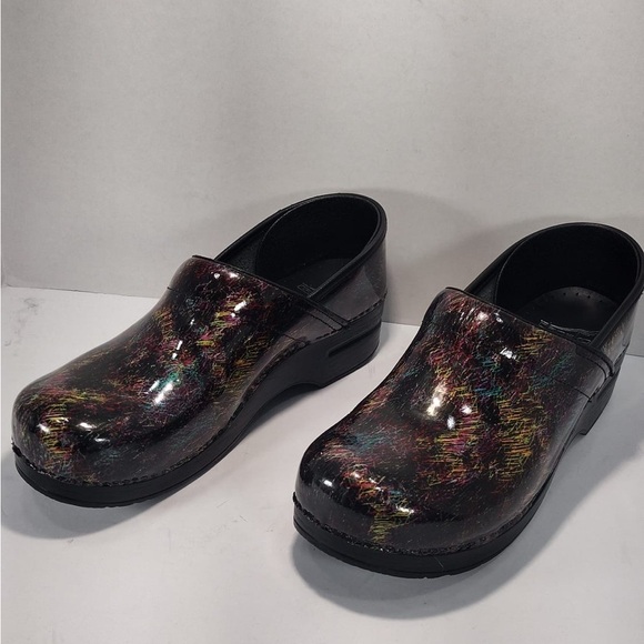 Dansko Colorful Patterned Clogs size 41 - 8.5 pre owned Exellent condition - Picture 2 of 5